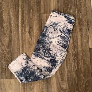 Fabletics compression leggings (small)